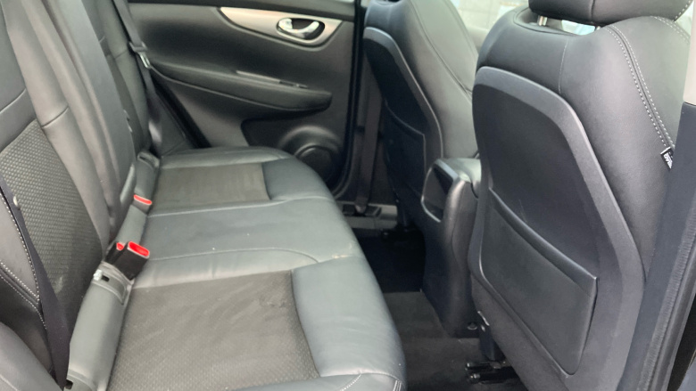 Nissan Qashqai 1.3 DiG-T Tekna 5dr Petrol Hatchback